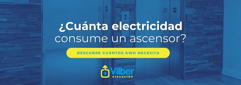 Ascensor moderno con información sobre el consumo eléctrico de un ascensor y los kWh que utiliza