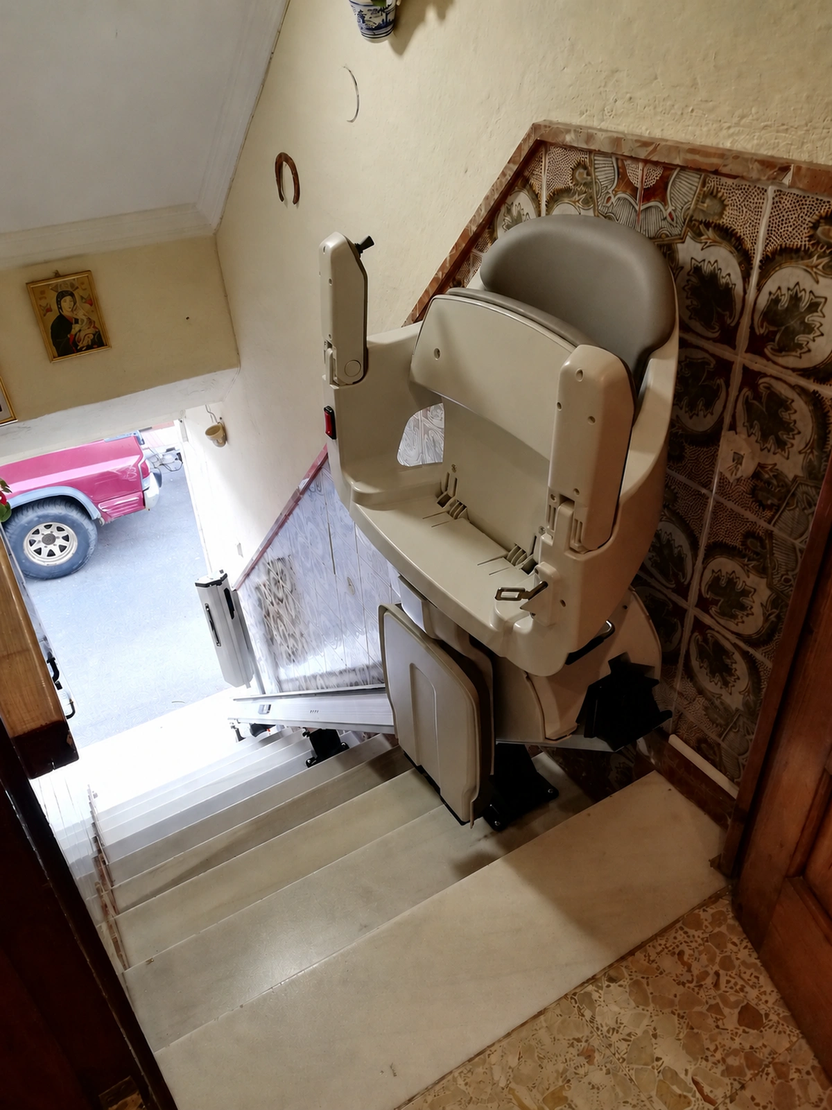 silla_salvaescalera_guia_abatible0